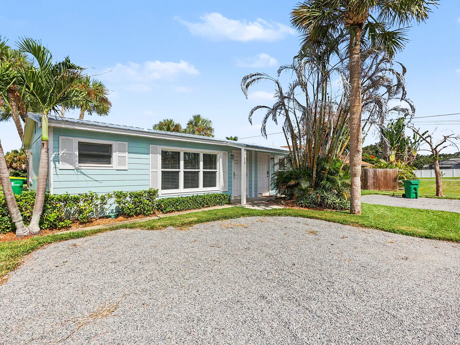 1113 S Banana River Dr — Photo 2