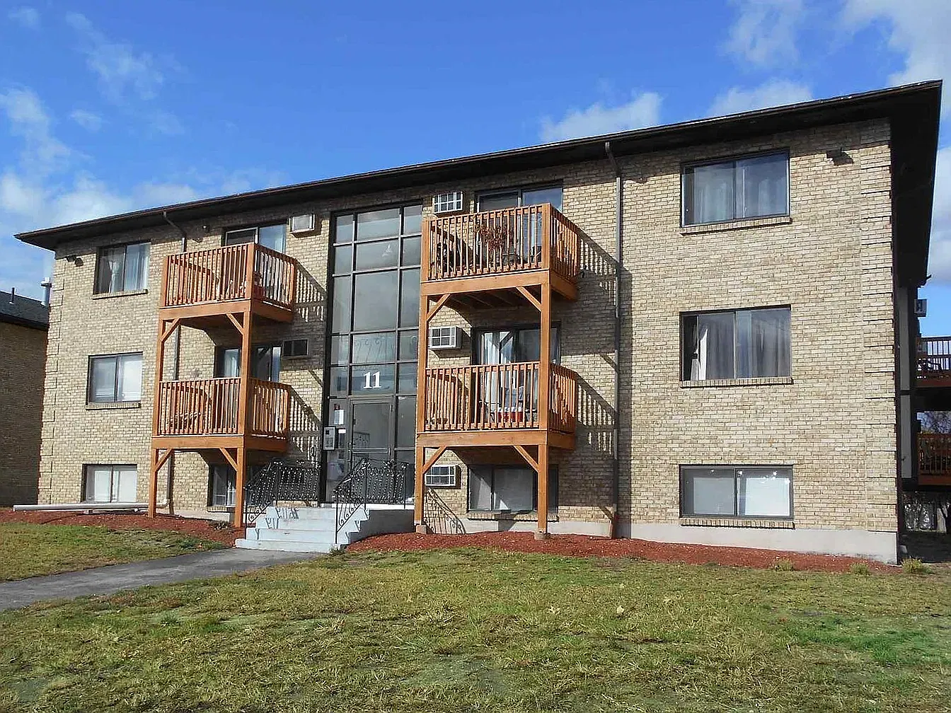 2 bed, 909 sqft, $2,150 — Photo 1