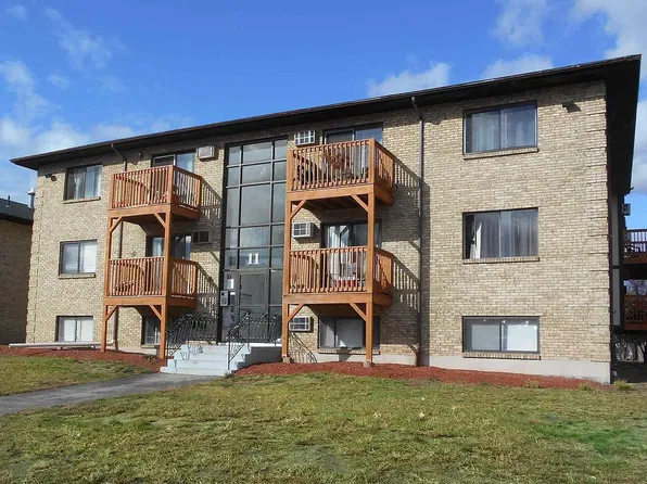 11 Lancelot Ct APT 5, Salem, NH 03079