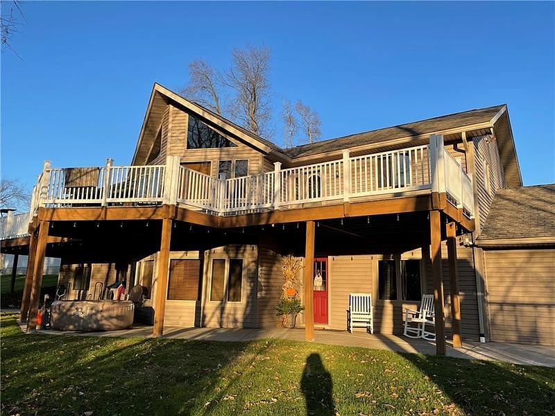1st image of 2020 Birchcrest Dr