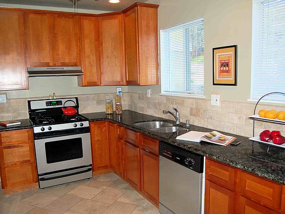 Kitchen with Tile floor & Backsplash