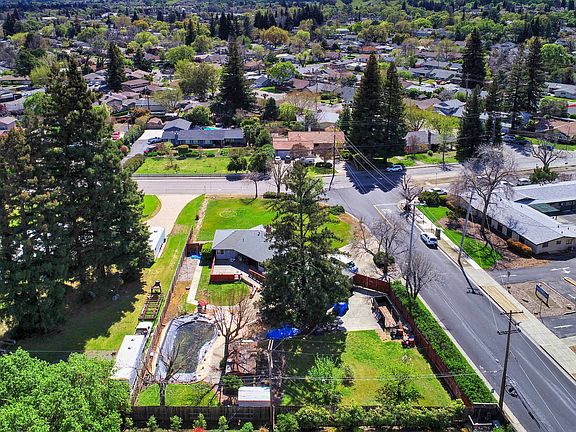 4th image of 1 Eldridge Ave