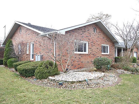 2nd image of 31 Oaklawn Dr