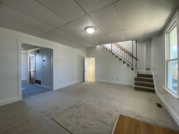3rd image of 121 Sara St