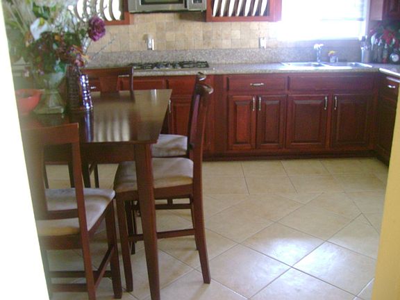 entry of kitchen