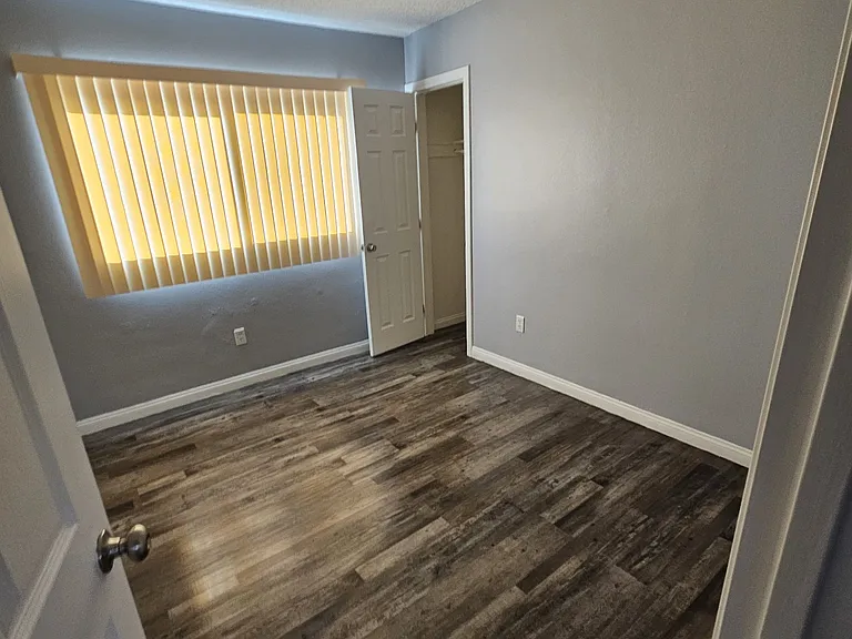 4724 Walnut Ave #B — Photo 8