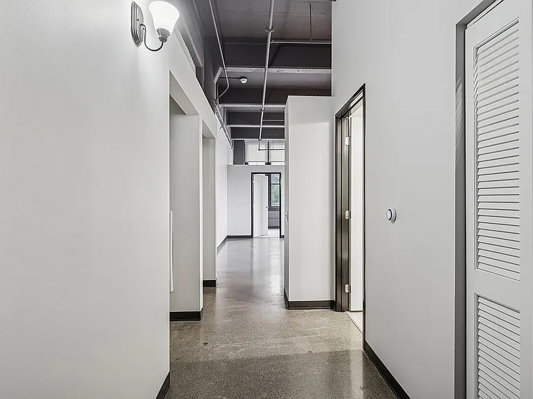 47-web-or-mls-1627 Penn Ave Unit 504-S2409-004