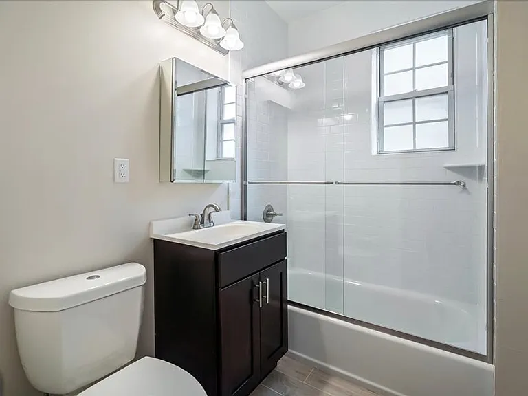 625 Elm St. Apartments — Photo 11
