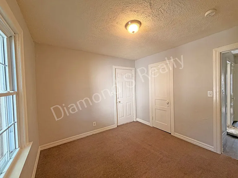 617 W Minota St — Photo 9