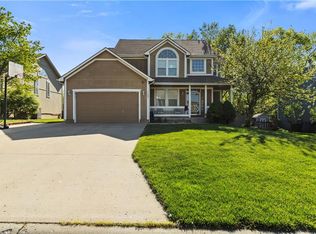1103 Meadows Ln, Greenwood, MO 64034