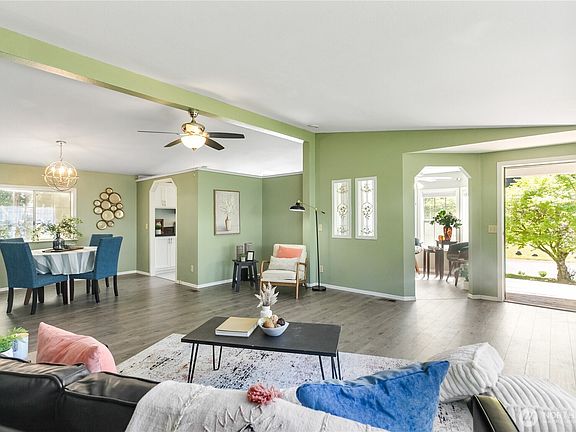 3rd image of 2019 SE Richmond Lane