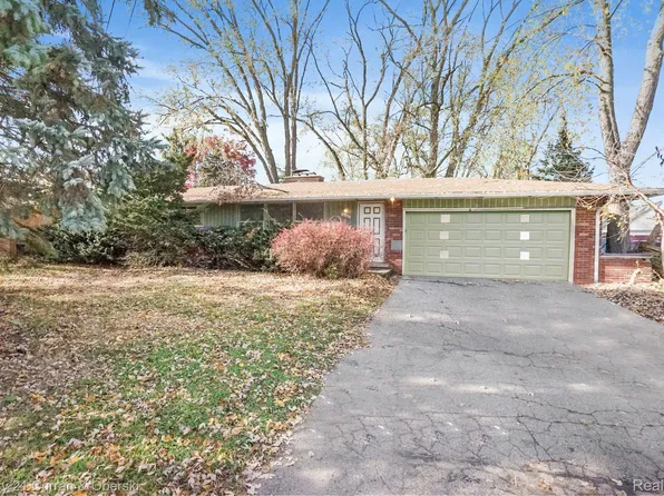 19051 Merriman Rd, Livonia, MI 48152