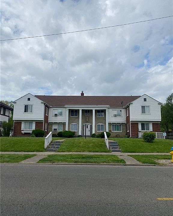 1st image of 455 Forest Ave