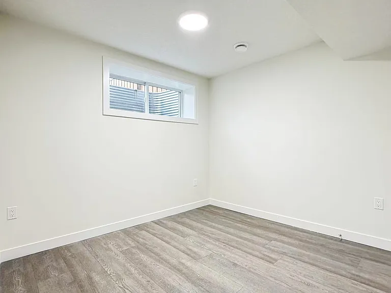 22738 82a Ave NW #BASEMENT — Photo 12