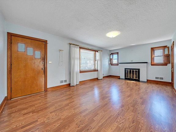 4th image of 918 Whitney Ave NW