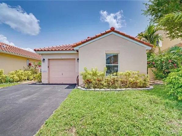 18424 NW 21st St, Hollywood, FL 33029