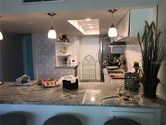 5th image of 7400 Sun Island Dr #301