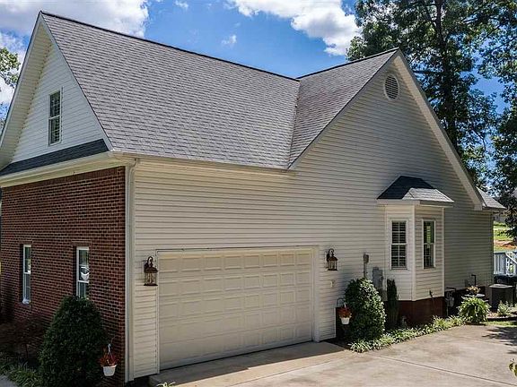 4th image of 4036 Pecan Dr