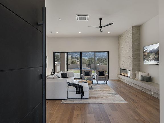 4th image of 10 Rainbow Valley Rd