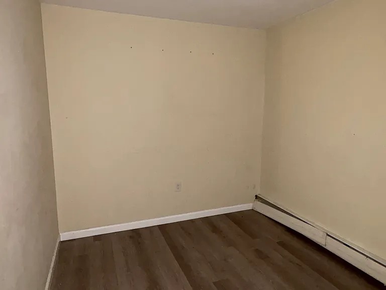 4119 Longshore Ave — Photo 2