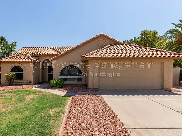 2381 W Redwood Dr — Photo 4