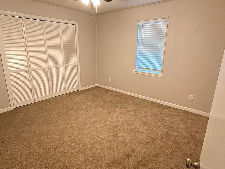 5202 Hilltop Dr — Photo 7