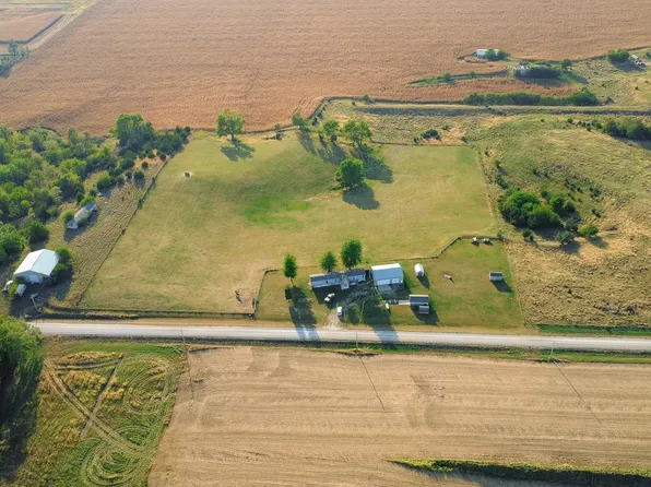 11445 E 82nd St S, Reasnor, IA 50232