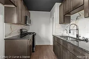 53 W Charlotte St — Photo 9