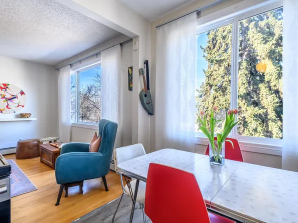 6805 112th St NW #12, Edmonton, AB T6H 3K2