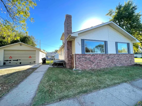 308 S Beaubein St, Silver Lake, KS 66539