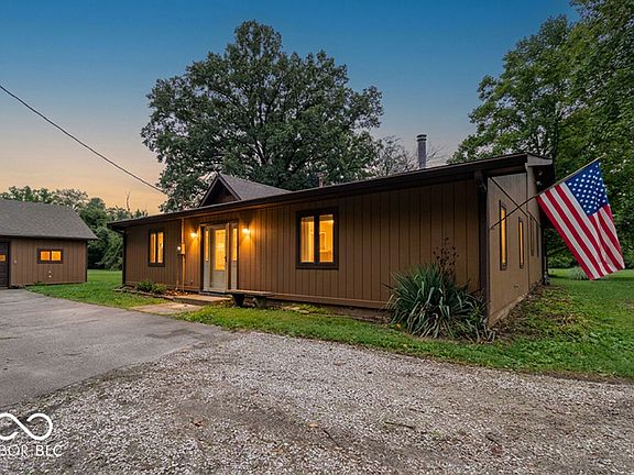 3rd image of 6741 Camby Rd