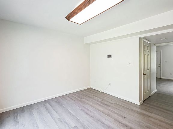 5th image of 46866 Patuxent Rd