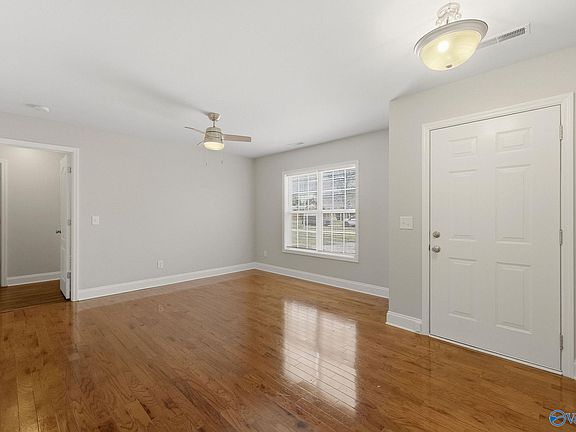 2nd image of 242 Chestnut Oak Cir