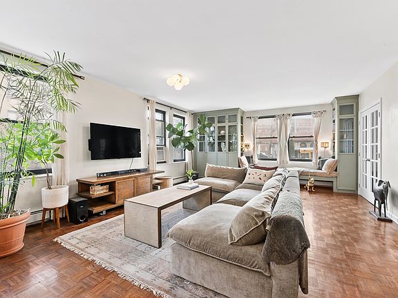 4th image of 2787 Kennedy Blvd #106