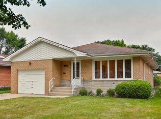 616 N Russel St, Mount Prospect, IL 60056