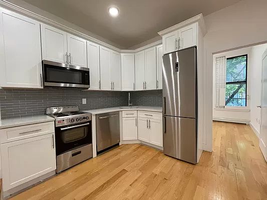 4th image of 56 W 127th St #1R