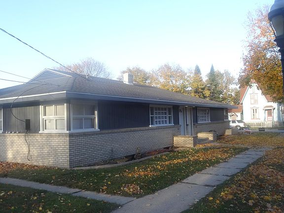 4th image of 404 S 2nd St