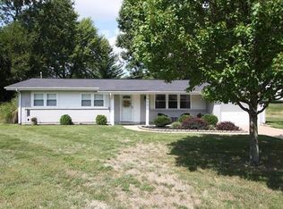 901 Brookvale Ter, Ballwin, MO 63021