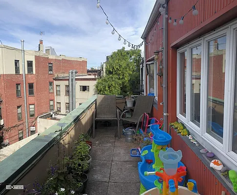 Rented by Citi Habitats | media 9