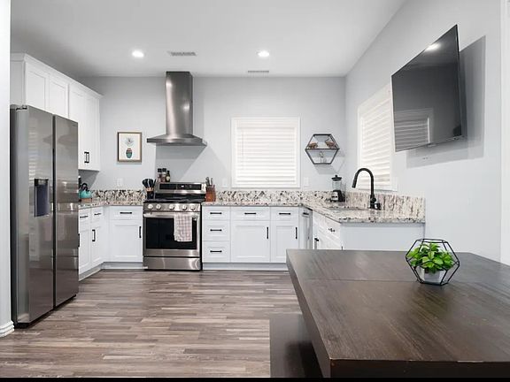 5th image of 155 W 11th St #2