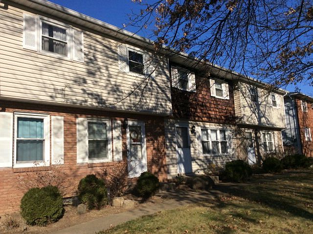 1st image of 1122 Columbus Cir N
