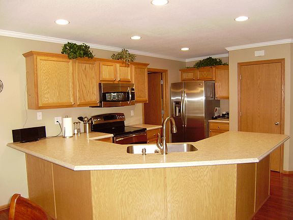 5th image of 1315 Amelia Dr APT 1