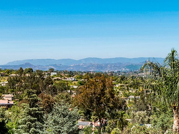 2nd image of 412 Santa Marina Ct