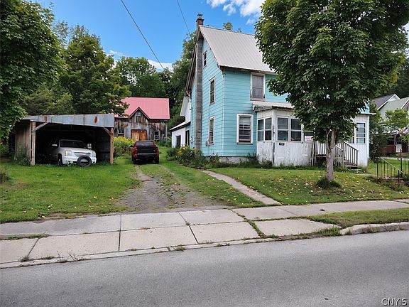 2nd image of 483 Main St