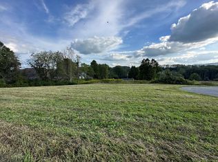28 Richfield St, Rural Retreat, VA 24368