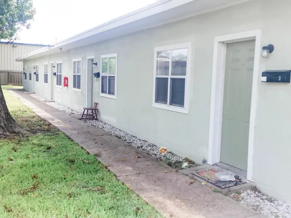 905 E Fayle St, Baytown, TX 77520