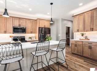 9435 Breashears St, Lincoln, NE 68516