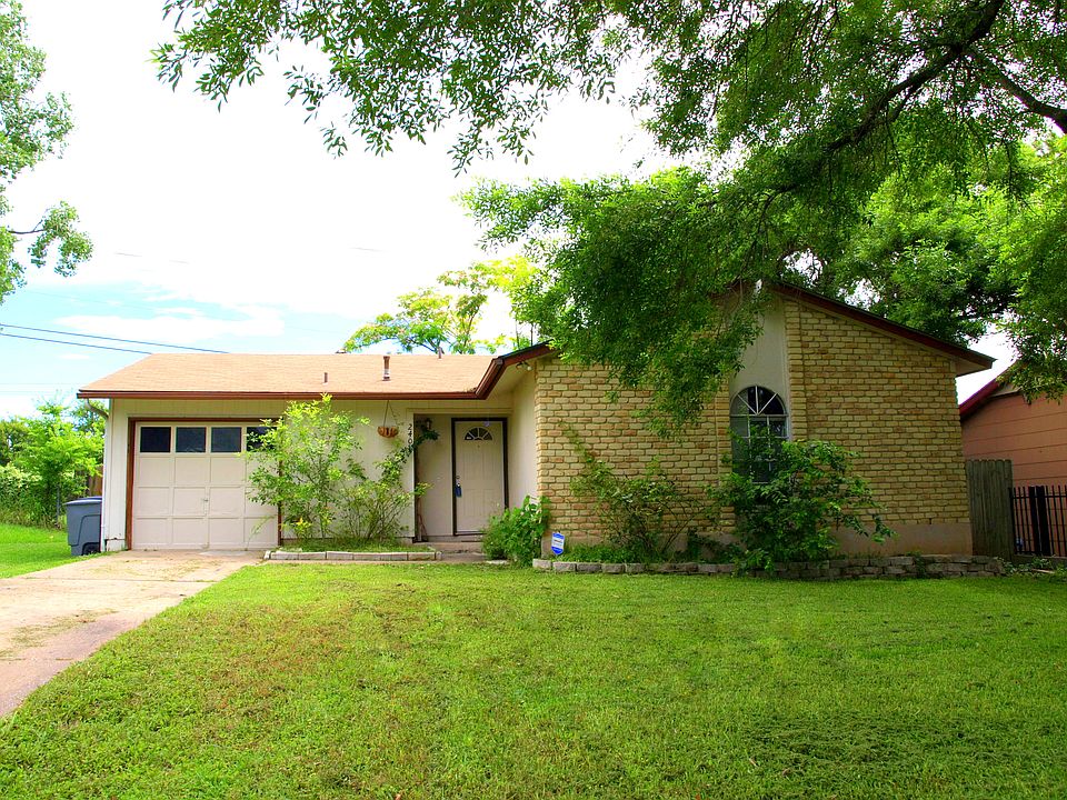 1st image of 2408 Lakehurst Dr