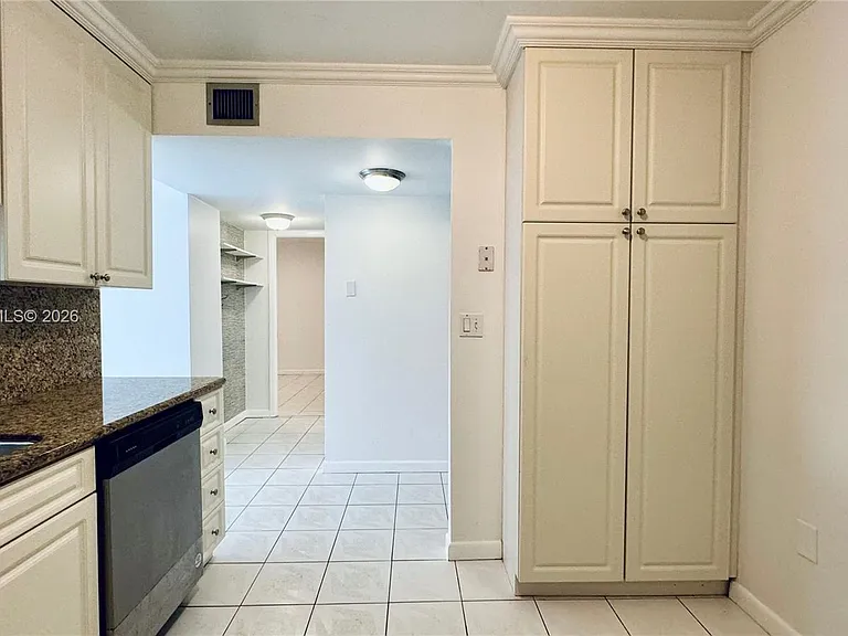 130 S Shore Dr #4B — Photo 19