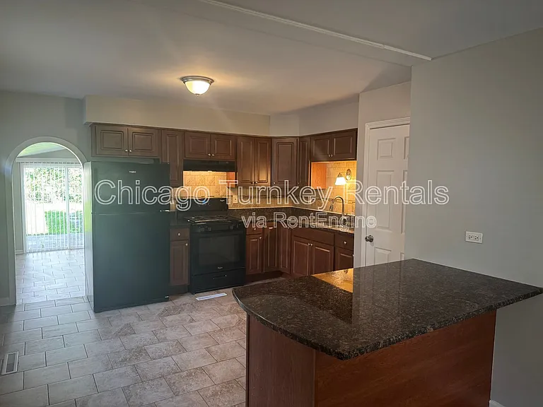 17729 Community St — Photo 4